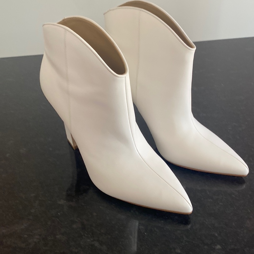 Marc Fisher off white booties